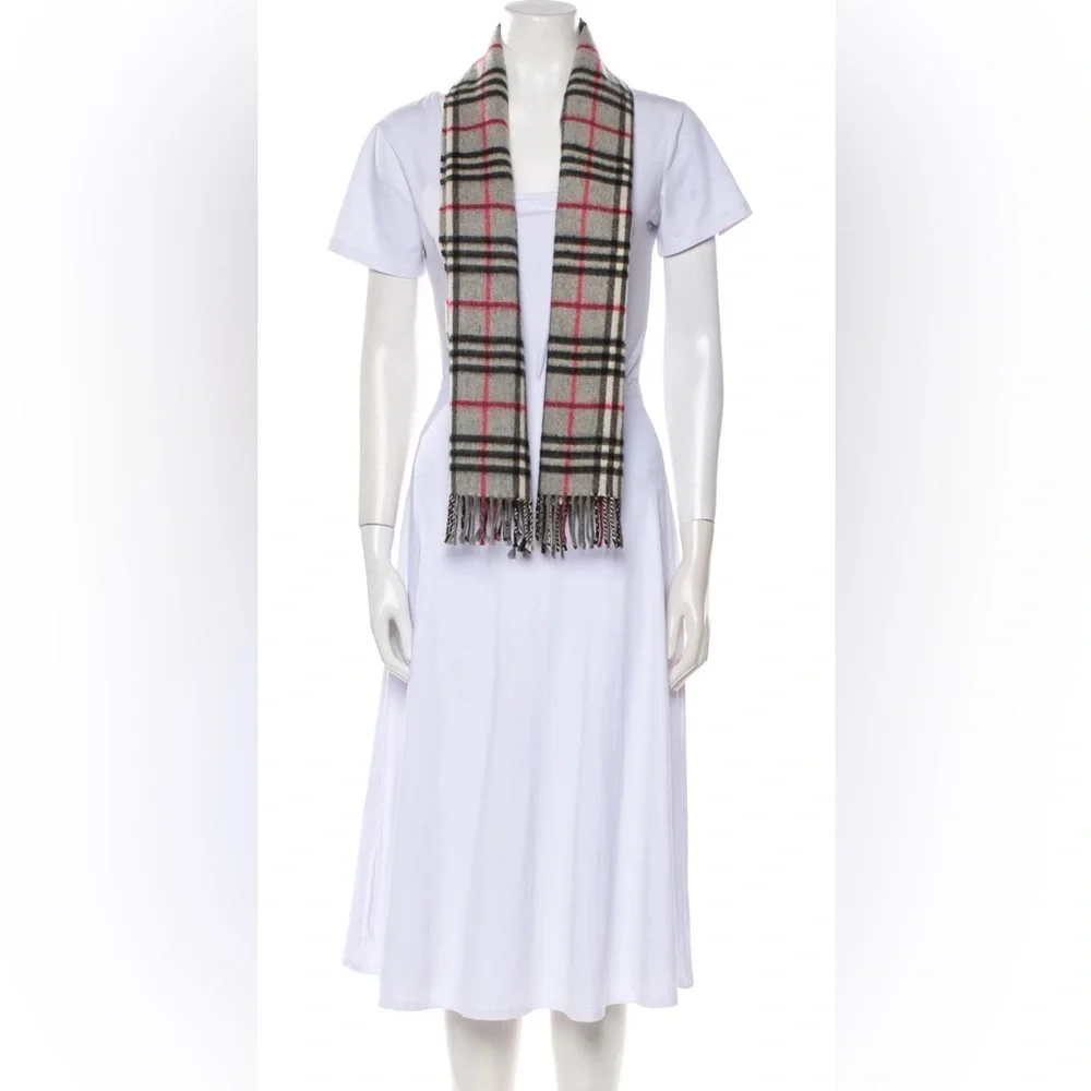 Burberry stylish burberrys